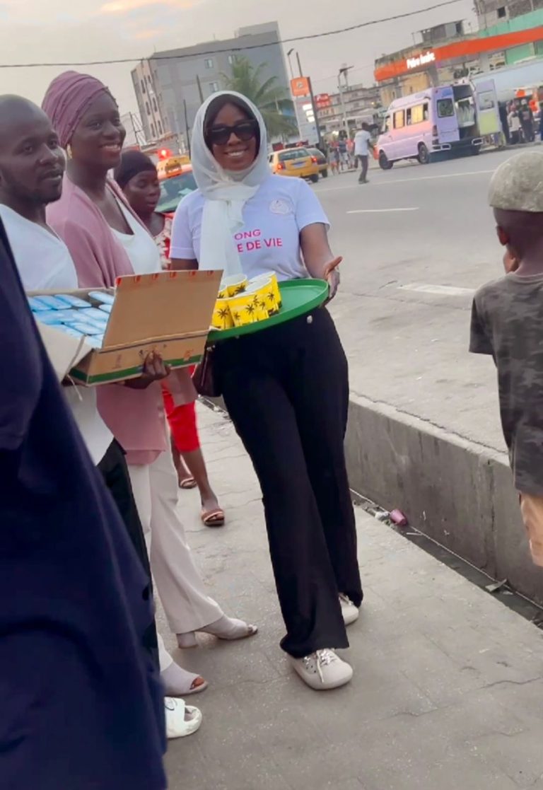 Lire la suite à propos de l’article Abobo : une rupture du jeûne placée sous le signe de la solidarité et du vivre-ensemble